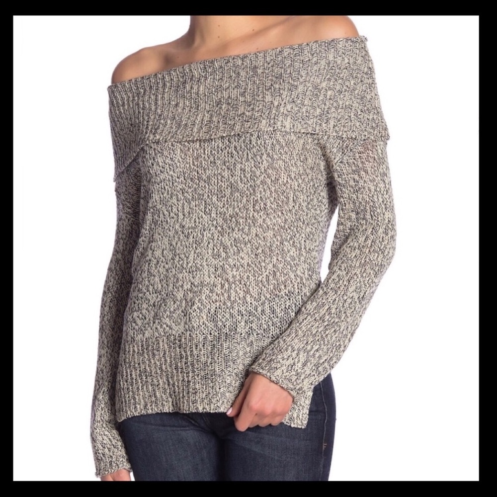 💥NWT💥 Beautiful Off the shoulder hi-low sweater
